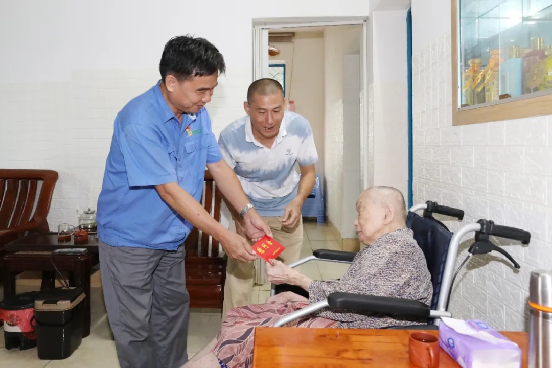 海南矿业开展国庆节前慰问活动