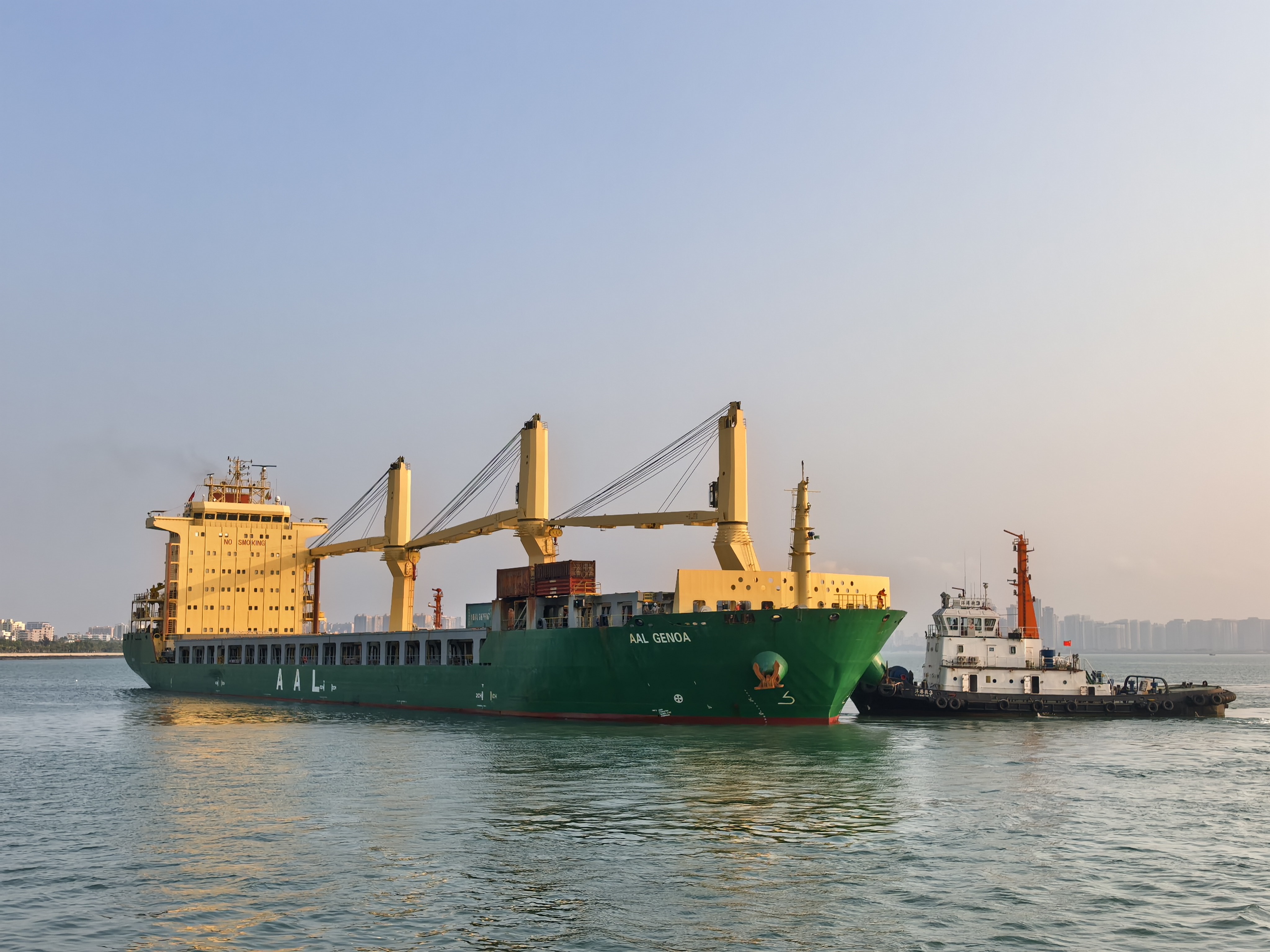 布谷尼锂矿第二批锂精矿抵琼 海南矿业新能源产业链高效运转